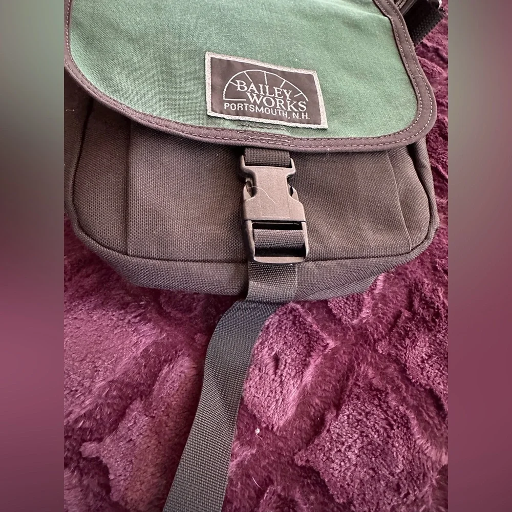 Bailey Works Forest Green unisex Pouch crossbody Messenger Bag.  USA made - Picture 5 of 16